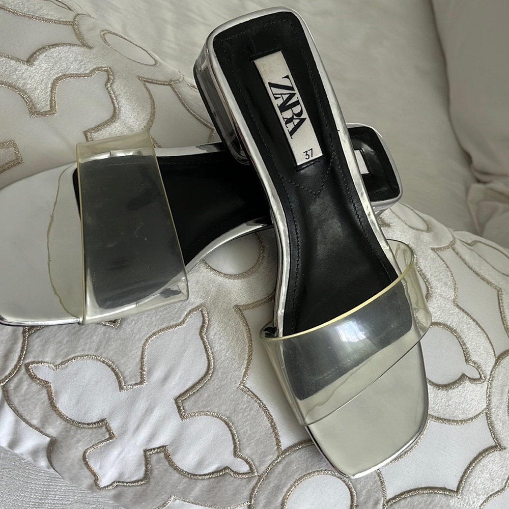 Zara NEW silver mid-heel sandals with vinyl